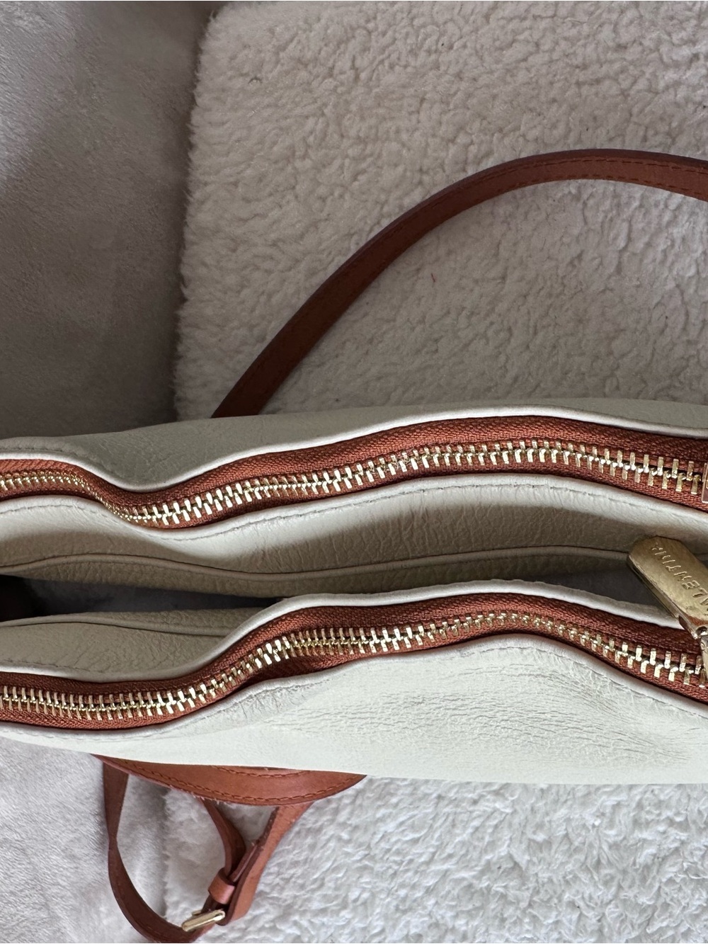 Valentino White Leather Crossbody with Tan Trim and Gold Hardware - Picture 5 of 9